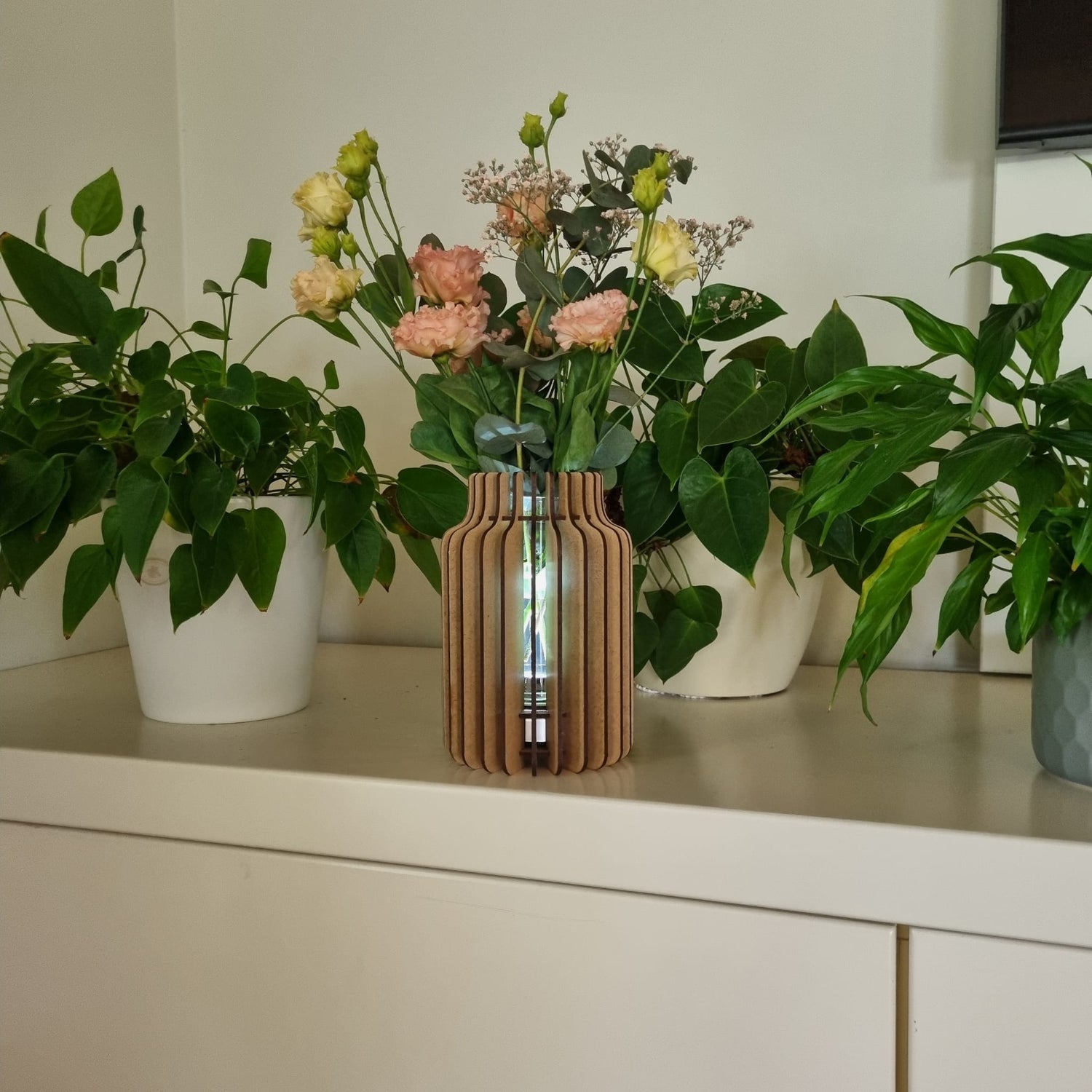 LED svjetleča lesena vaza - Bottle