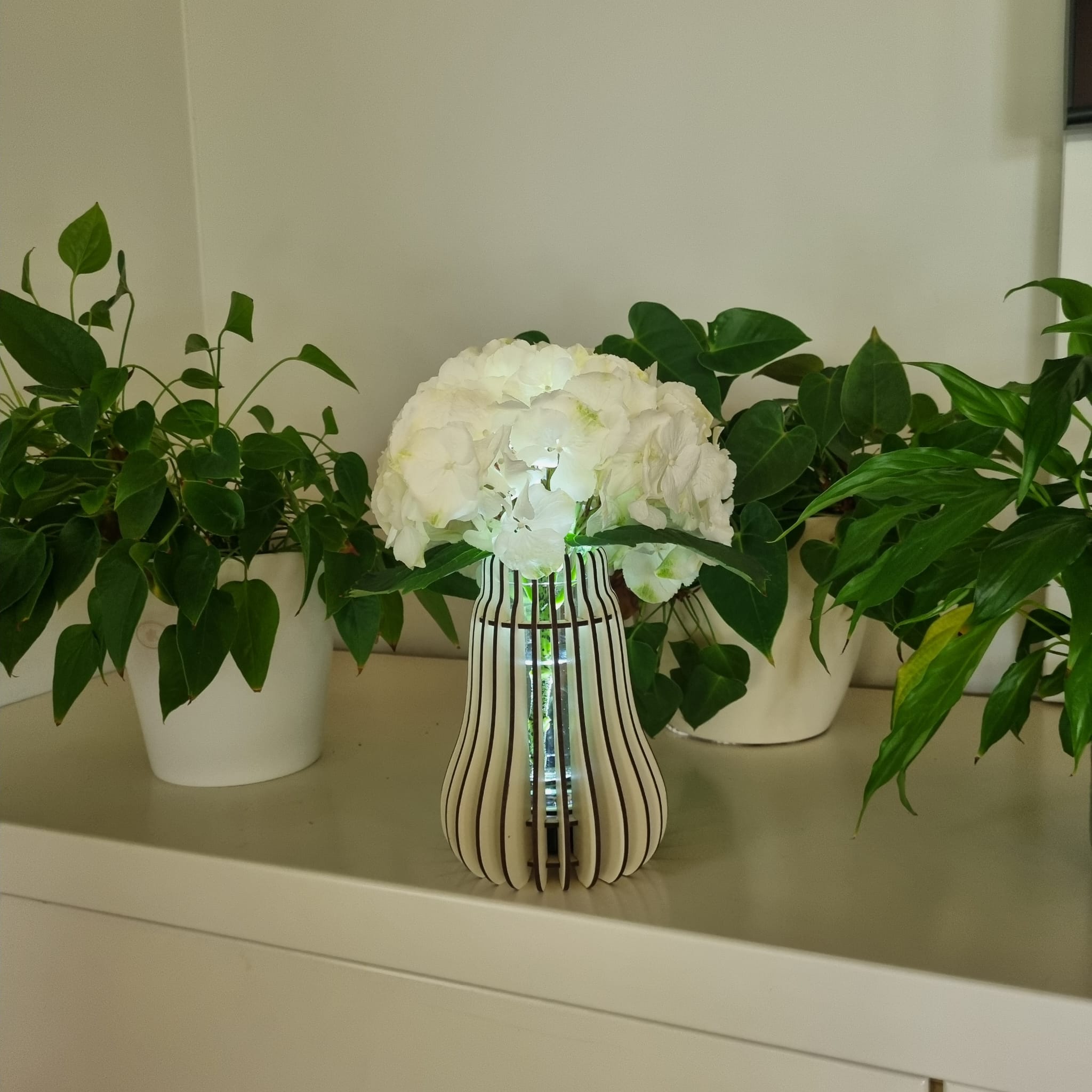 LED svetleča lesena vaza - Drop vase