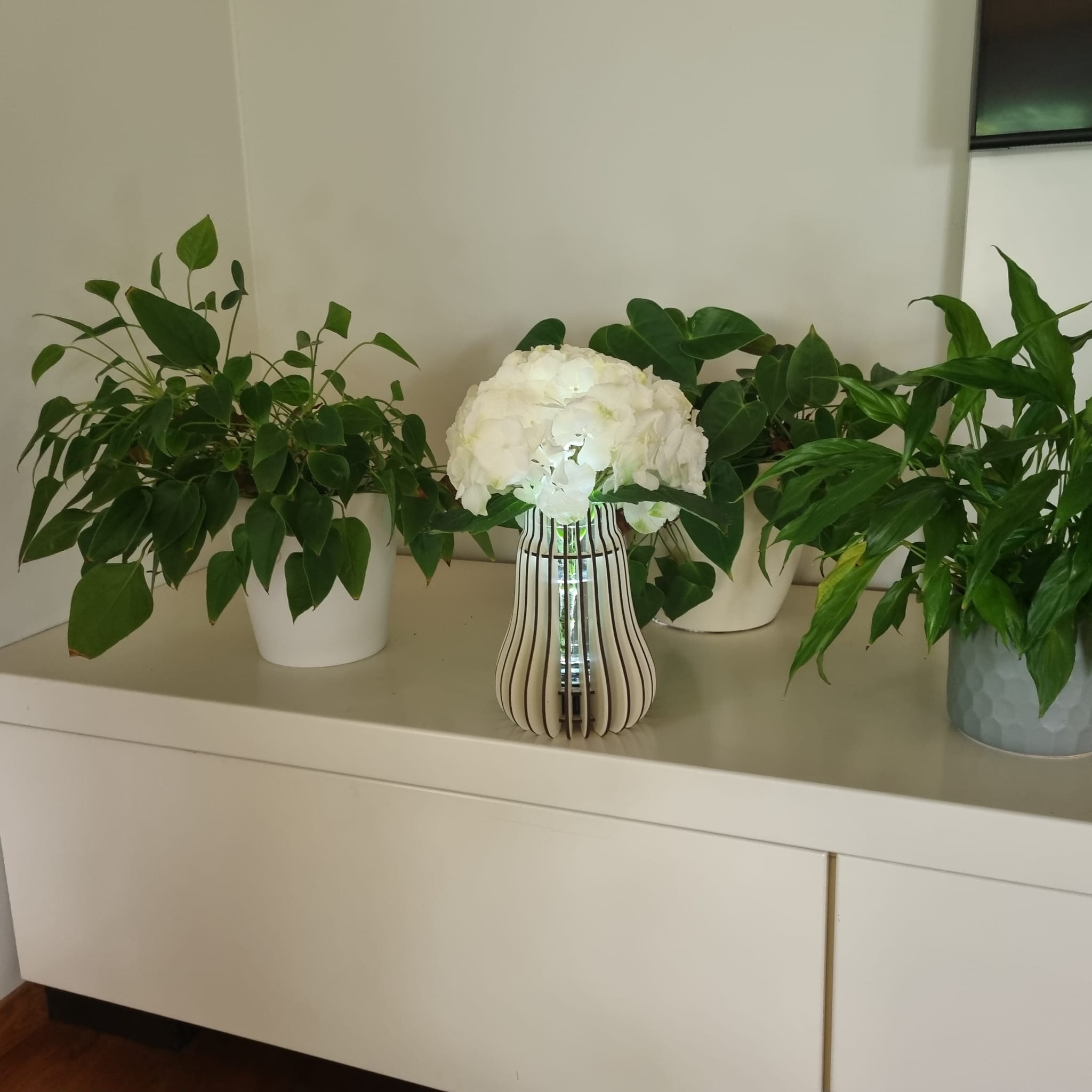 LED svetleča lesena vaza - Drop vase