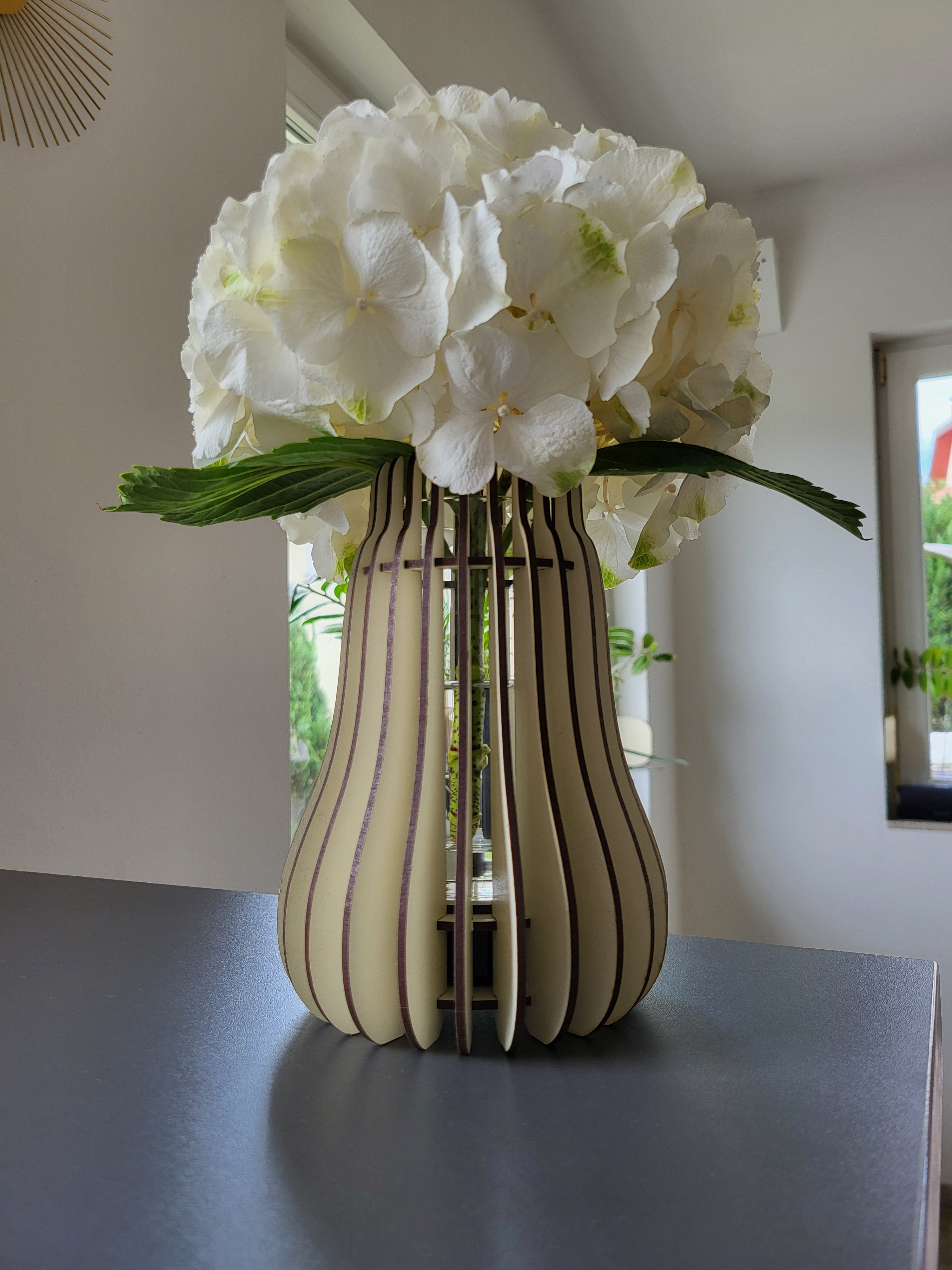 LED svetleča lesena vaza - Drop vase
