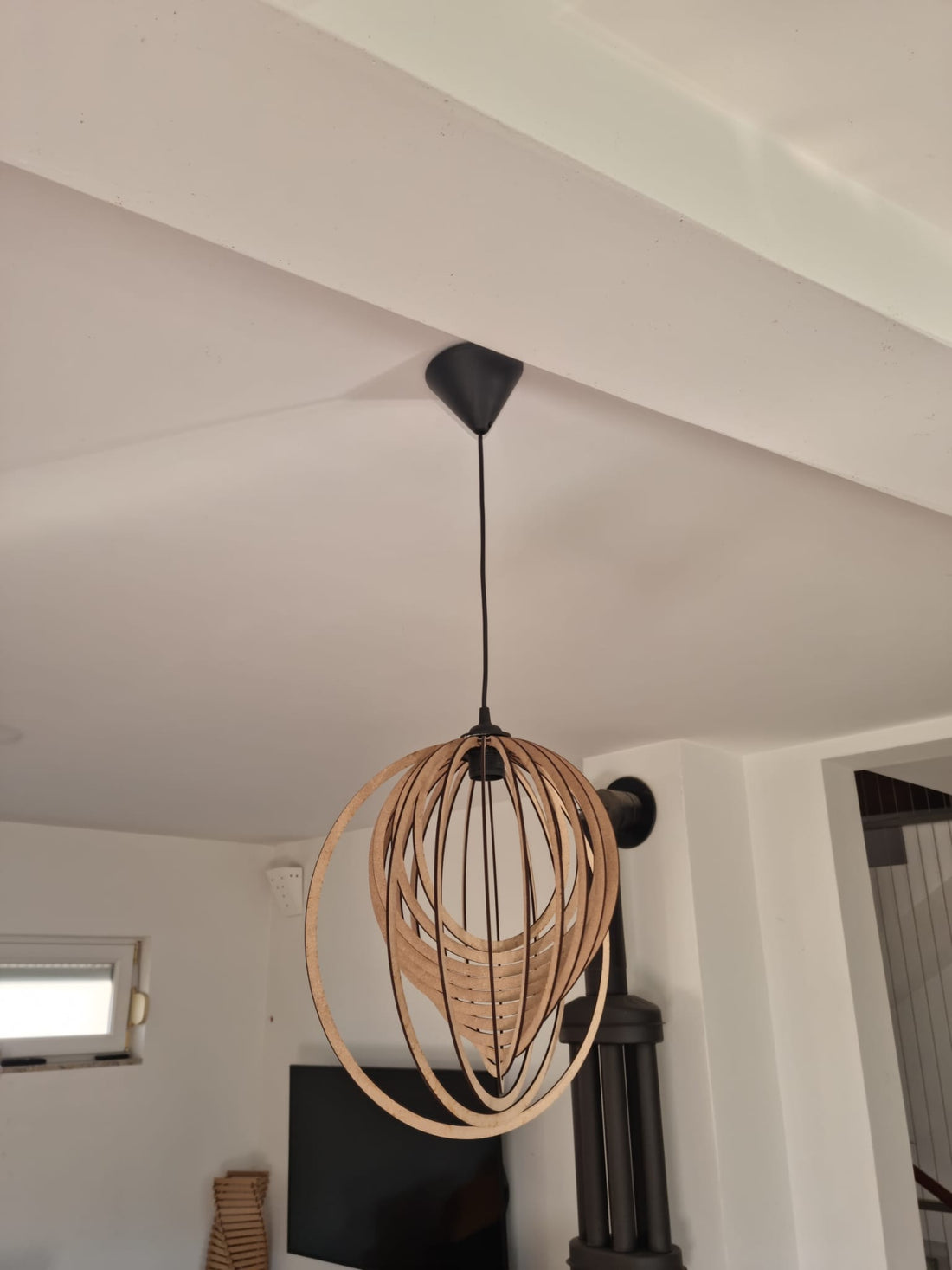 Stropna svetiljka Velika plesačica