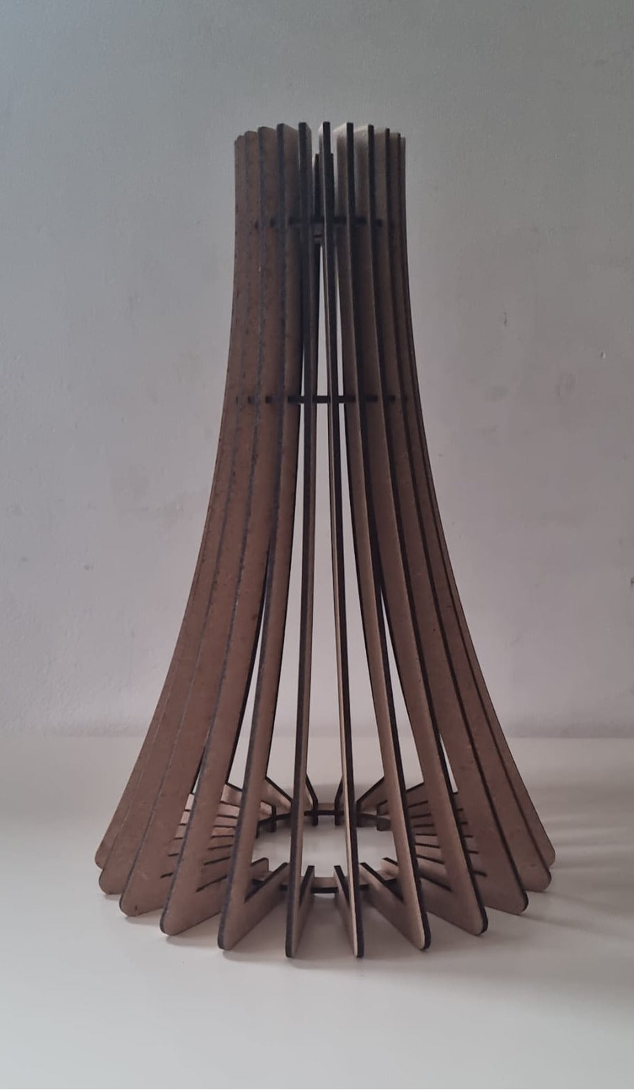 Stropna svetilka Megaphone