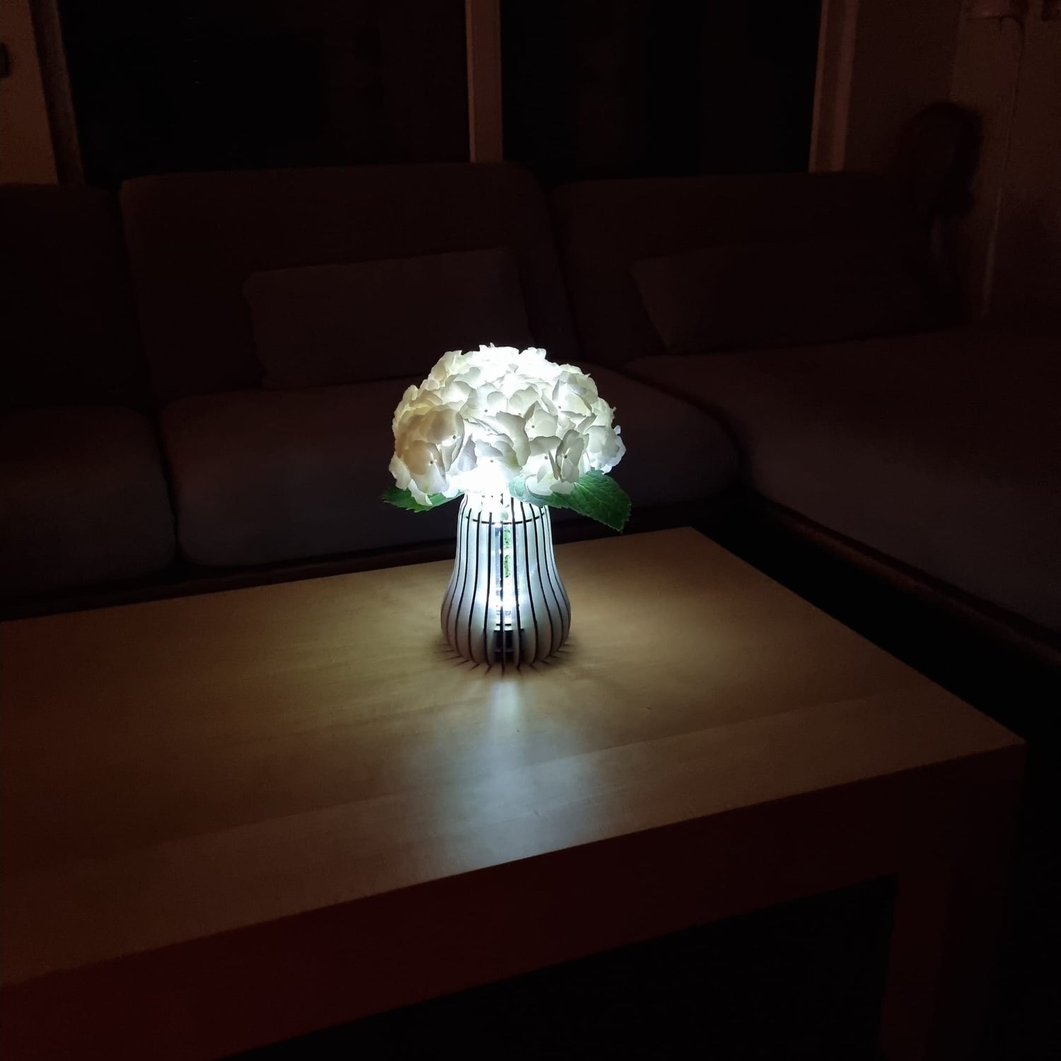 LED svetleča lesena vaza - Drop vase